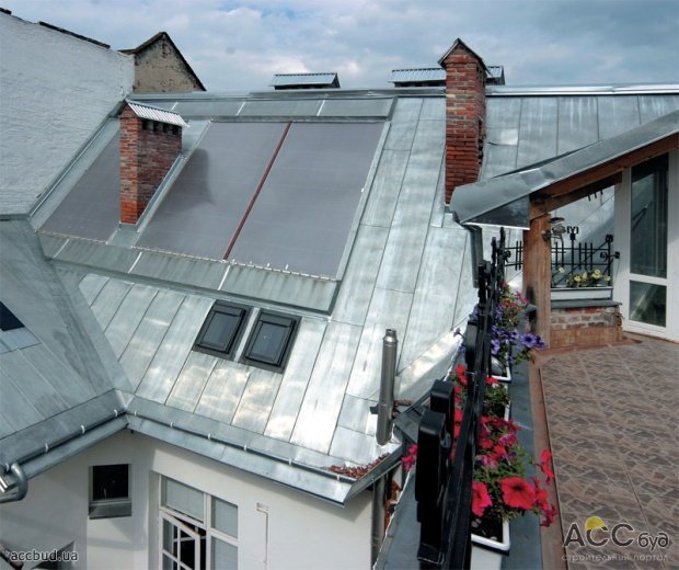 Вид с террасы на энергоактивную кровлю