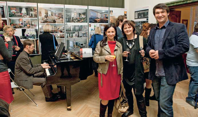 Архитекторы Наталья Олексиенко, Ольга Рябова и Константин Орловский на выставке Contemporary Architecture and Design in Ukraine